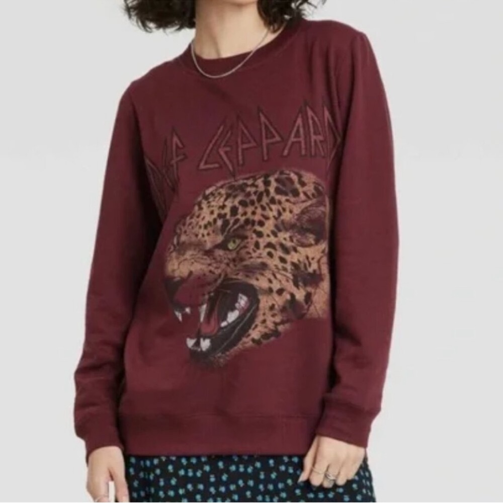 Def Leppard Women’s Maroon Band Graphic Sweatshirt Crewneck - Size Small
